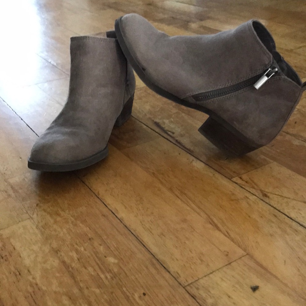Carlos by Carlos Santana Brie ankle boots size 8